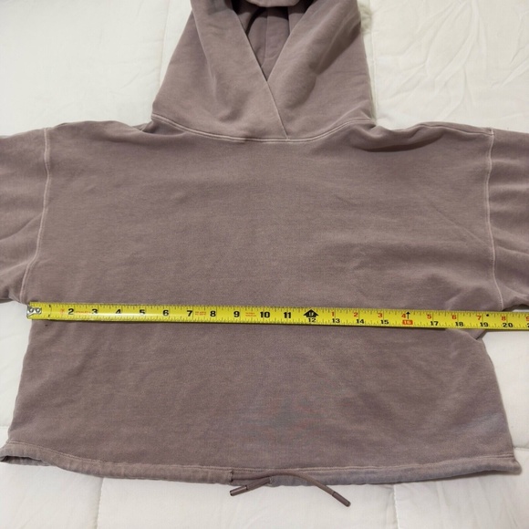 Aritzia The Group by Babaton Weekender Cinchable Pullover Cropped Hoodie Size S - Picture 9 of 14